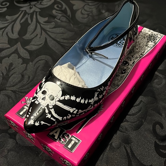 Too fast pointed toe skull flats - Picture 2 of 4